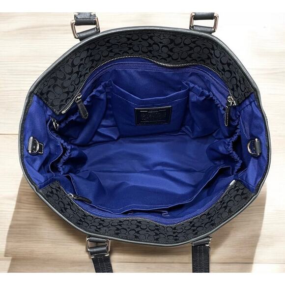 Y2K Coach F13813 Voyager Signature Diaper/Multifunction Tote Bag - Picture 6 of 14